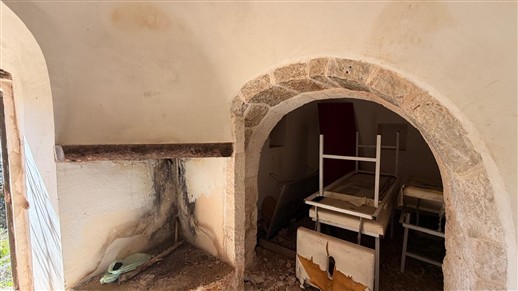 Corpo Di Trulli Con Fabbricati